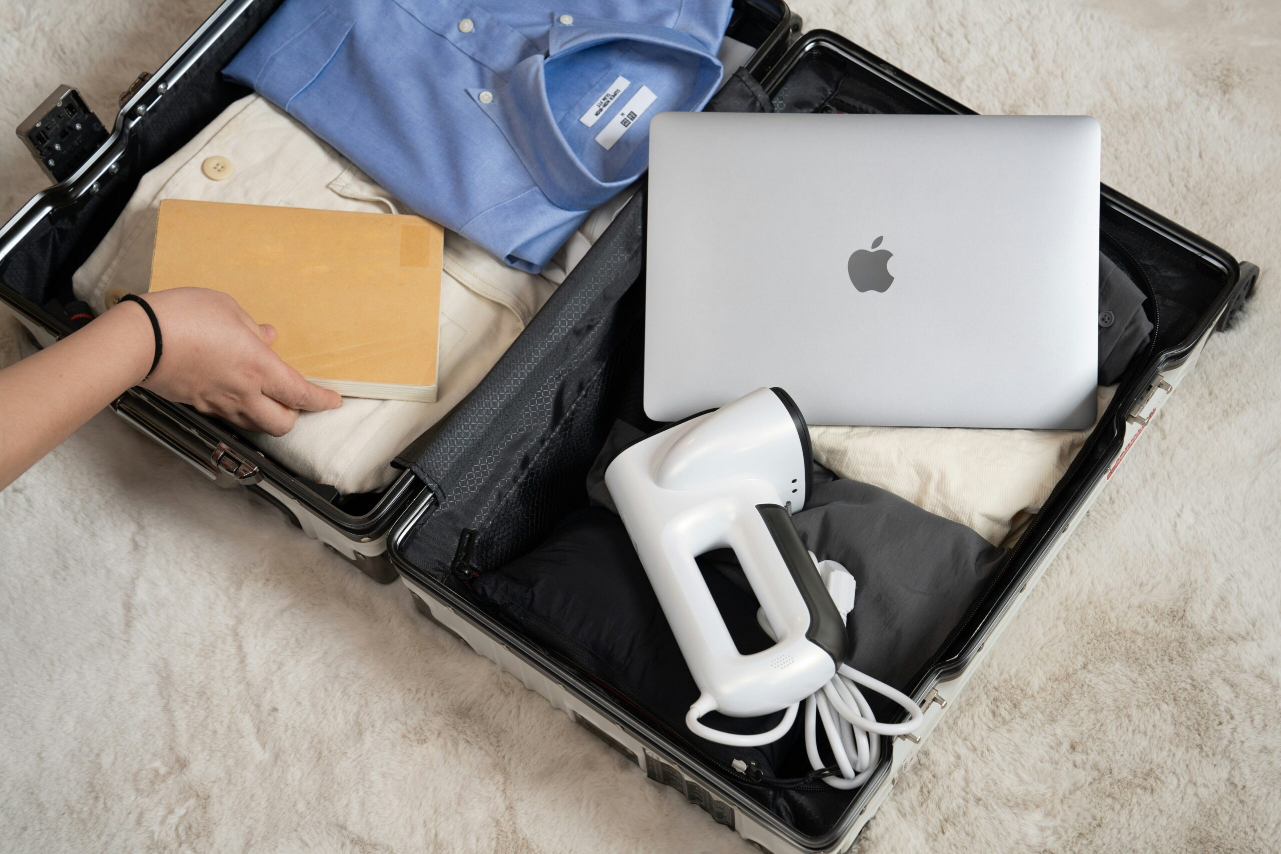 The Ultimate Guide to Influencer Luggage with Multi-Device Protection