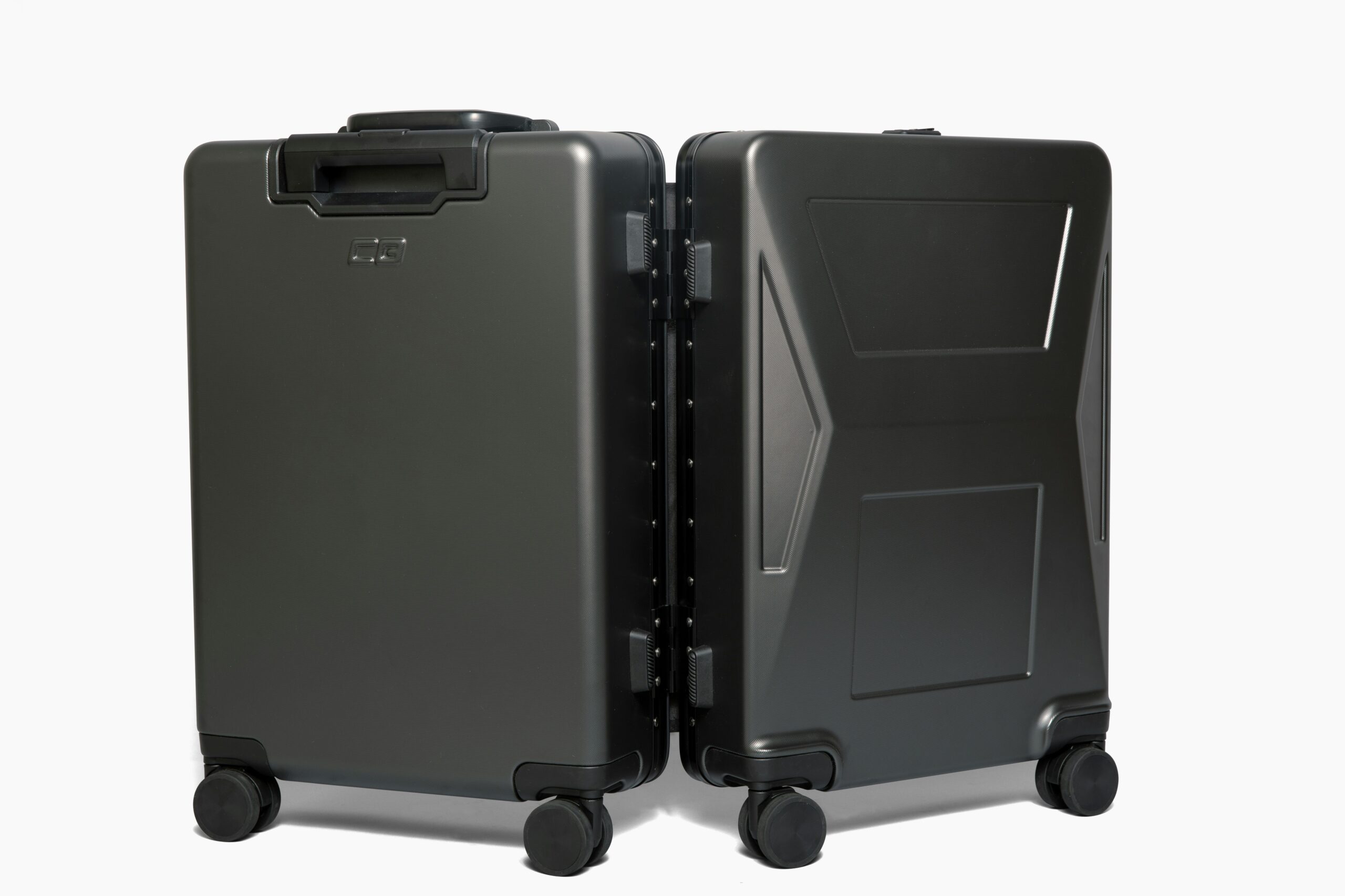 Why Customizable Handles Are a Game-Changer for Influencer Luggage