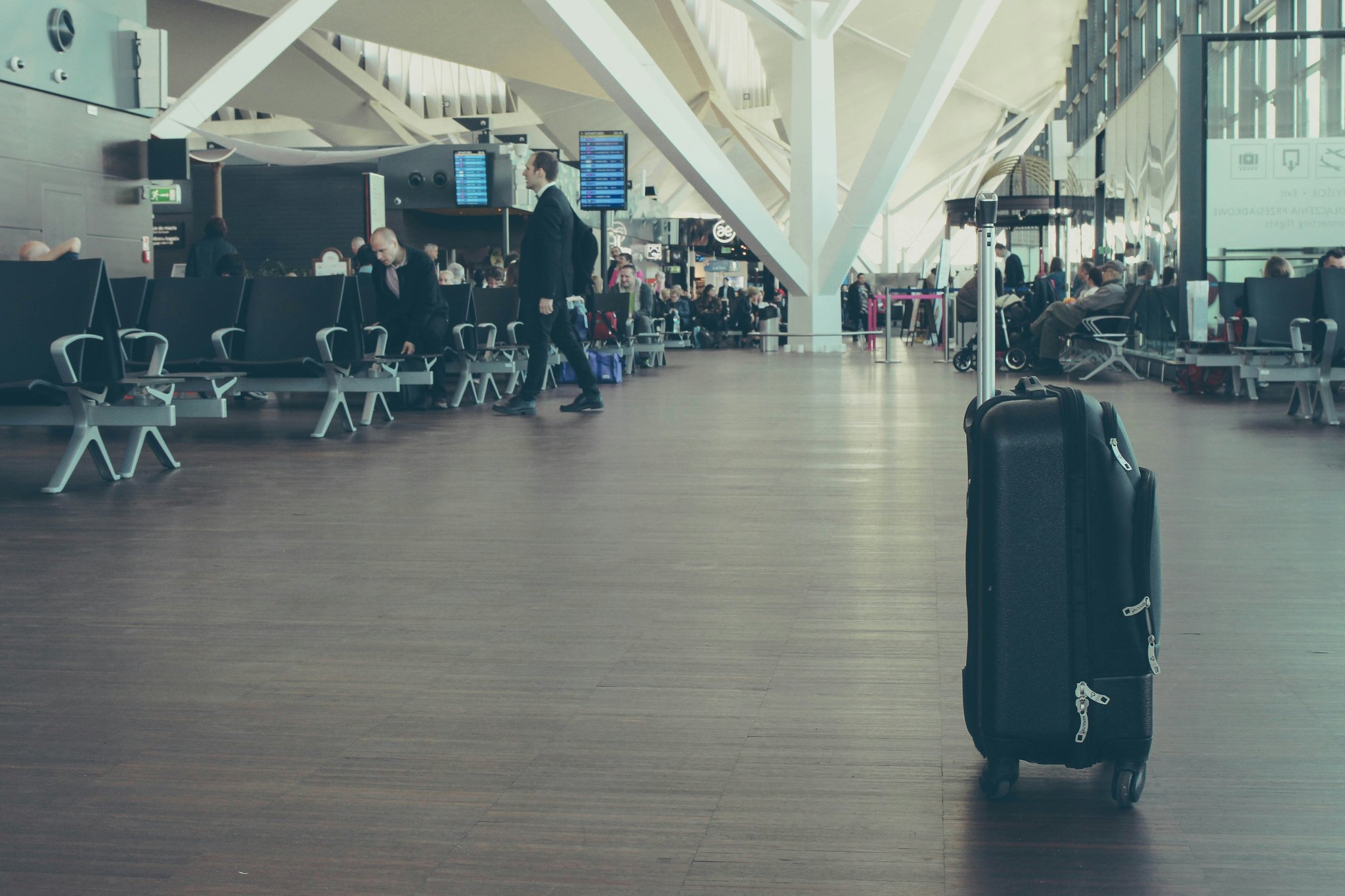 Vlogging Luggage Reviews: The Ultimate Guide to Influencer-Approved Gear
