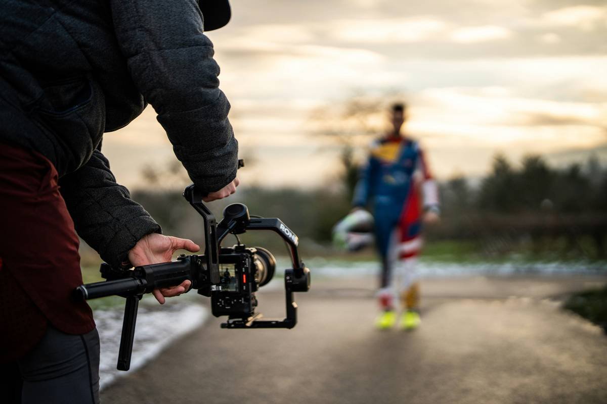 Comparison chart showing different shotgun mic sizes next to compatible wind muffs