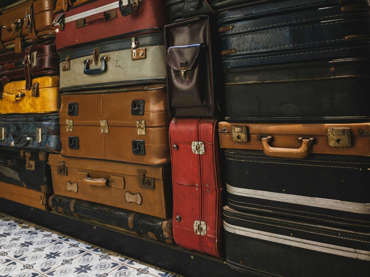 Infographic showing the importance of choosing the right luggage for content creators